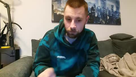 julia_official online show from 02/21/25, 09:43