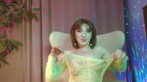 Julia online show from 11/06/25, 05:58