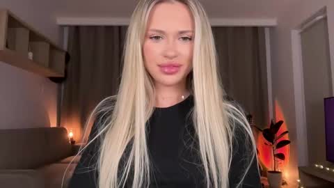 Snapshot of julia_rle chatting on 09/26/25, 10:03 Julia R Le online show from 09/26/25, 10:03