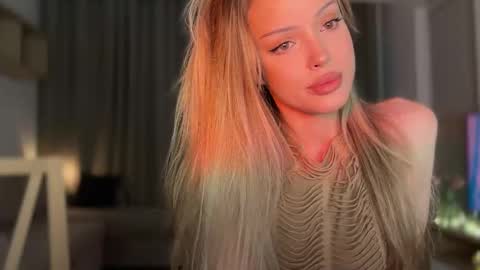 Snapshot of julia_rle chatting on 10/25/25, 04:57 Julia R Le online show from 10/25/25, 04:57