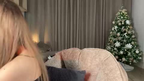 Snapshot of julia_rle chatting on 01/12/26, 07:08 Julia R Le online show from 01/12/26, 07:08