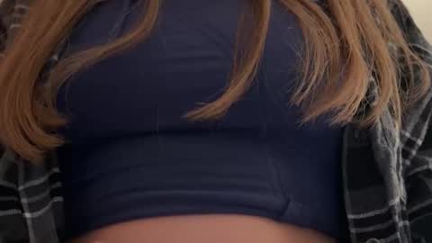 Snapshot of julia_rle chatting on 03/24/26, 02:05 Julia R Le online show from 03/24/26, 02:05