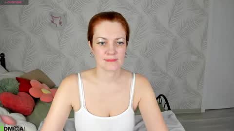 julia_suny online show from 05/15/26, 08:10