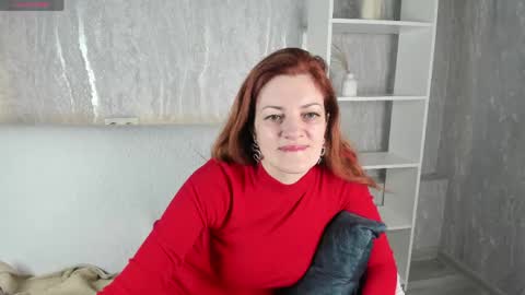 julia_suny online show from 05/20/26, 01:12