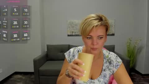 Julia online show from 12/06/24, 01:44