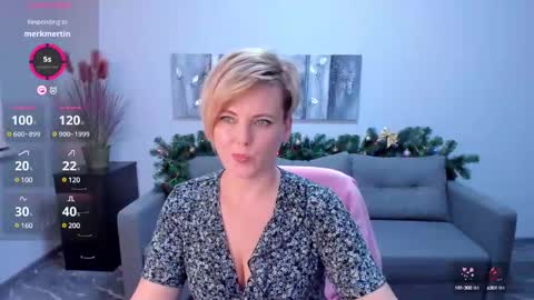 Julia online show from 01/05/25, 03:55