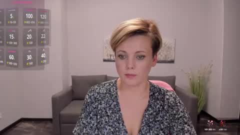 Julia online show from 02/11/25, 06:22