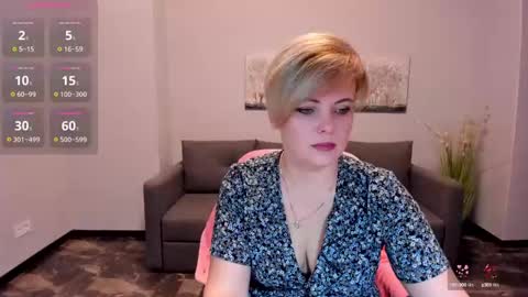 Julia online show from 03/10/25, 06:38