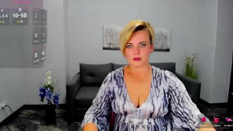 Julia online show from 09/21/25, 12:29