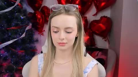 Julia online show from 03/17/26, 03:15