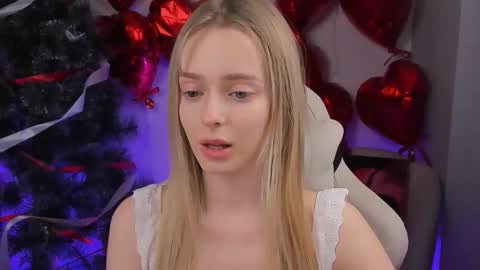 Julia online show from 03/31/26, 03:23