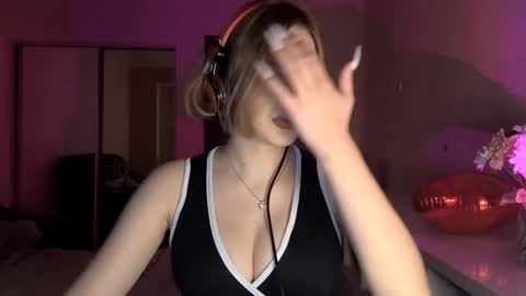 Kate online show from 02/17/26, 06:25