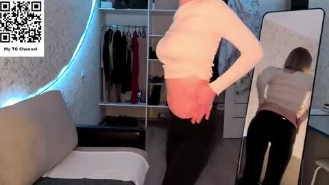 Kate online show from 04/22/26, 06:42