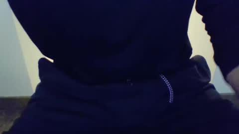 Snapshot of julian6446 chatting on 01/06/25, 02:47 julian6446 online show from 01/06/25, 02:47