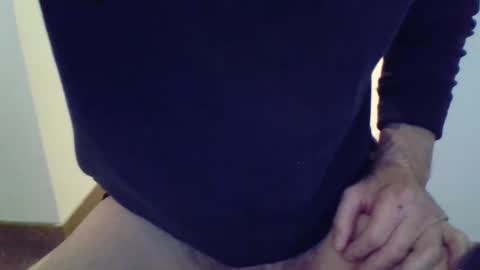 Snapshot of julian6446 chatting on 01/13/25, 03:04 julian6446 online show from 01/13/25, 03:04