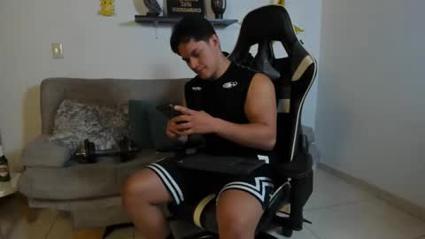 julian_wallace online show from 11/27/25, 06:21