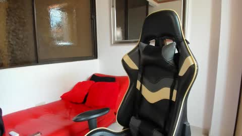 julian_wallace online show from 03/02/26, 06:04