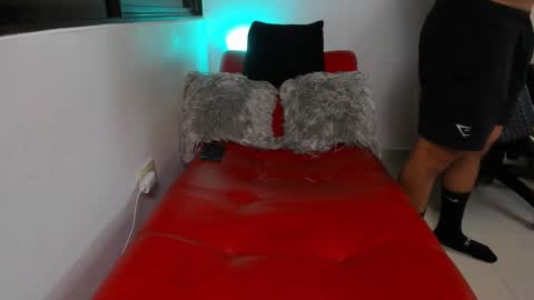 julian_wallace online show from 03/24/26, 09:53