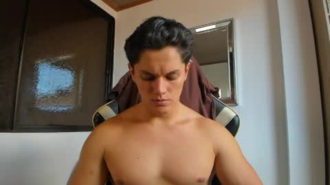 Snapshot of julian_wallace chatting on 05/09/26, 06:24 julian_wallace online show from 05/09/26, 06:24