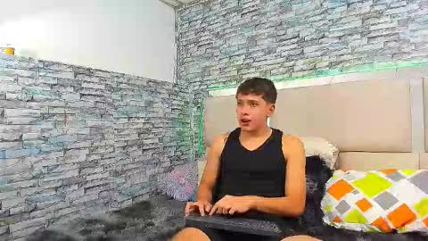 julian online show from 09/20/25, 01:12