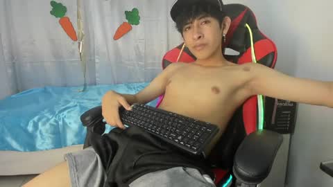 Julian online show from 04/10/26, 07:07