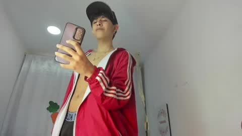 Julian online show from 04/21/26, 07:06