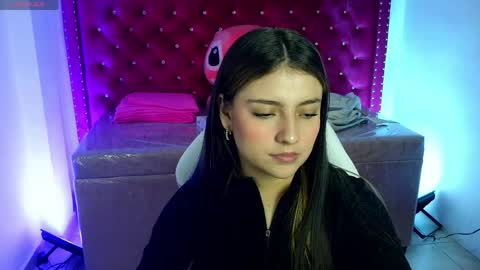 juliana_diamond_ online show from 04/28/26, 03:00
