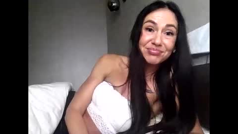 julianagold1 online show from 10/20/25, 09:04