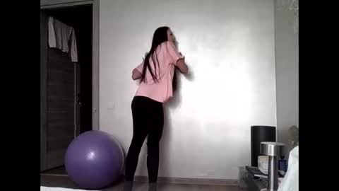 julianagold1 online show from 04/19/26, 04:17