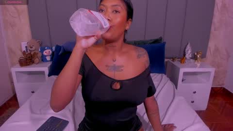 juli online show from 03/12/25, 02:20