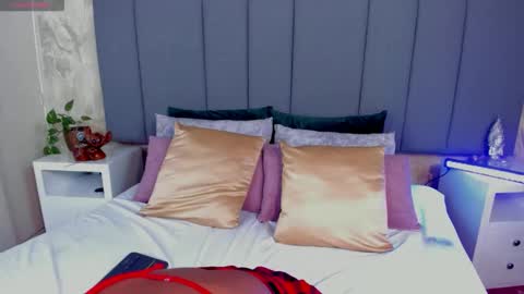 juli online show from 11/22/25, 03:05