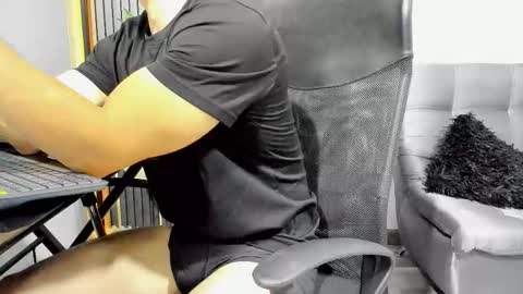 Julian online show from 01/10/26, 12:18