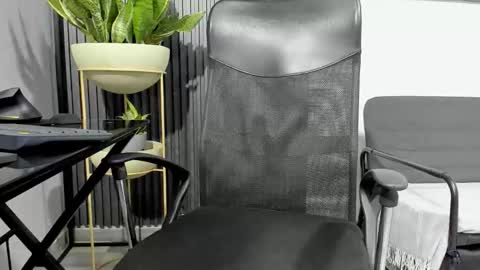 Julian online show from 02/10/26, 01:04