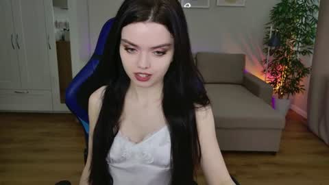 Julia online show from 07/26/26, 08:43