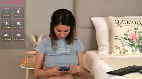 Julie online show from 04/04/26, 02:03