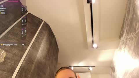 Julias online show from 01/14/25, 04:25