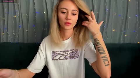 Snapshot of juliastar41 chatting on 10/21/25, 03:07 Yulya online show from 10/21/25, 03:07