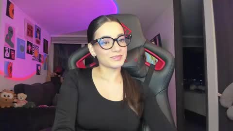 Jeimy Help me to reach 100 thumbs up online show from 04/09/26, 12:54