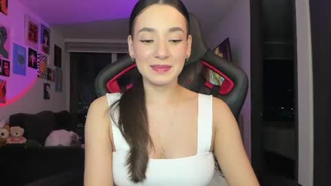 Snapshot of julidavila chatting on 06/13/26, 12:52 Jeimy Help me to reach 100 thumbs up online show from 06/13/26, 12:52