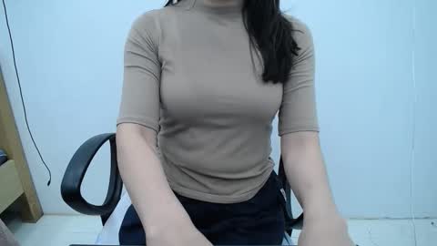 julie9x online show from 11/30/25, 09:19