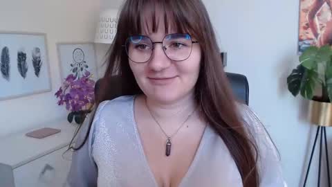 Julie online show from 09/12/25, 12:38