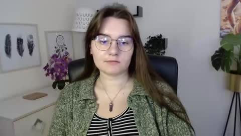 Julie online show from 09/15/25, 12:38