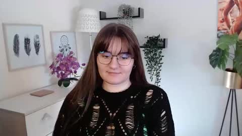 Julie online show from 09/25/25, 12:42