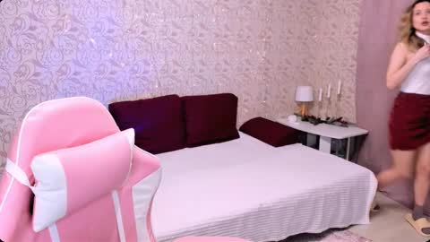 Julie online show from 01/05/25, 04:16