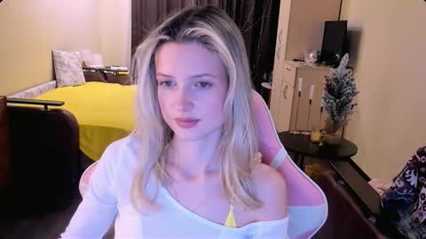 Julie online show from 11/19/25, 02:06