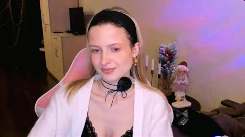 Julie online show from 01/08/26, 01:46