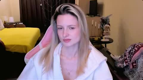 Julie online show from 01/11/26, 03:39