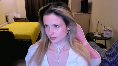 Julie online show from 03/17/26, 03:15