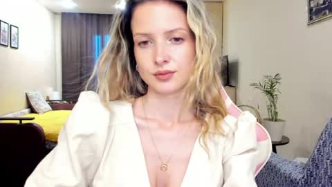 Julie online show from 06/20/26, 02:42