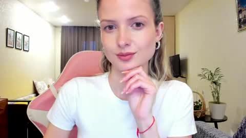 Julie online show from 06/21/26, 04:53